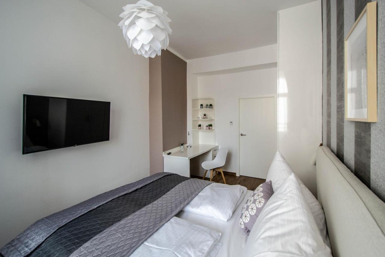 Executive Bright Apt. By Ruterra Praag Buitenkant foto