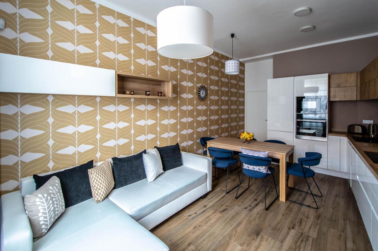 Executive Bright Apt. By Ruterra Praag Buitenkant foto