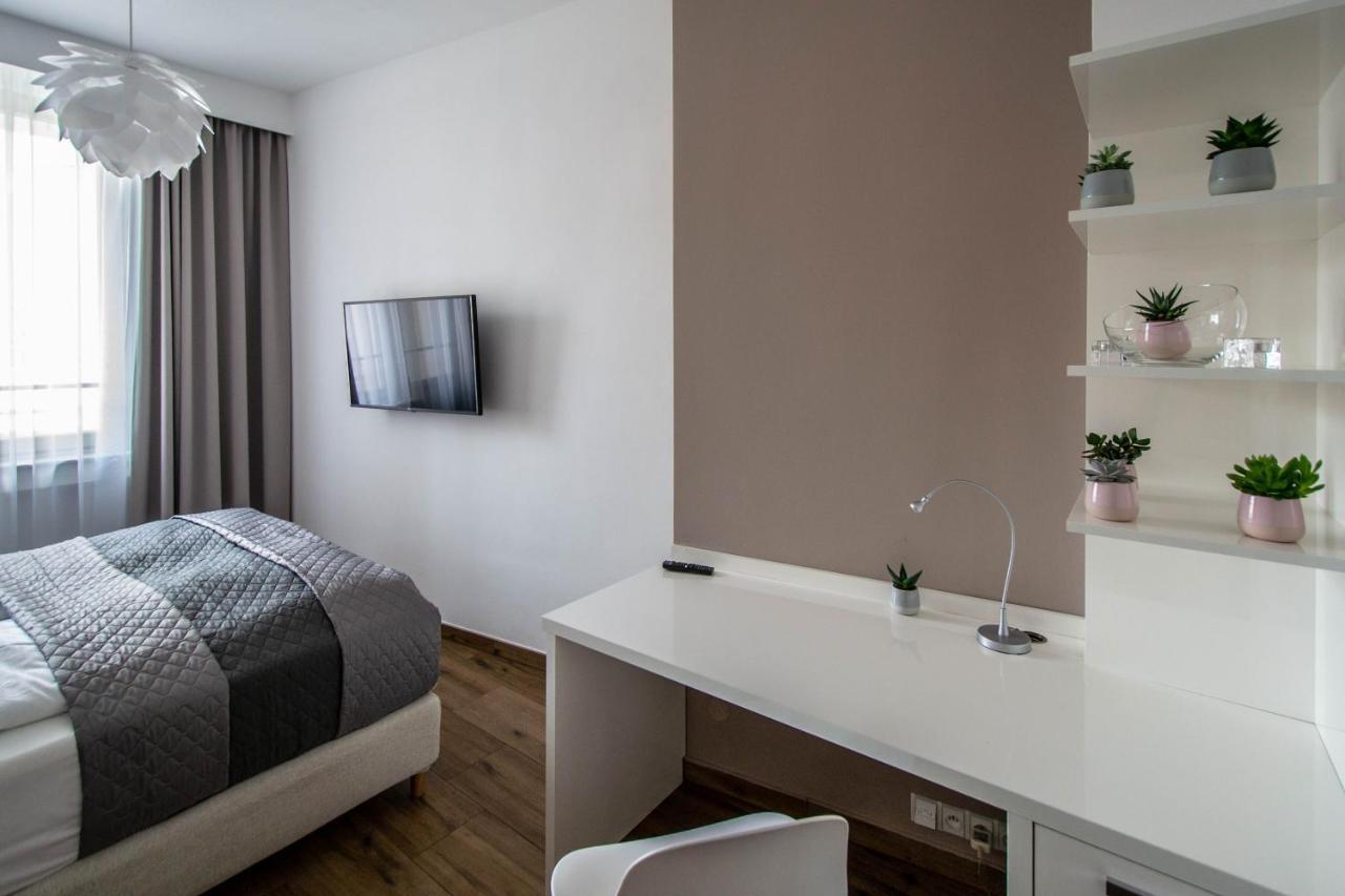 Executive Bright Apt. By Ruterra Praag Buitenkant foto