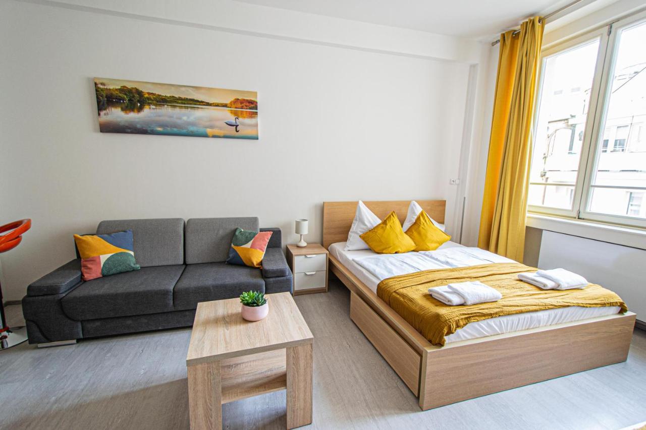 Executive Bright Apt. By Ruterra Praag Buitenkant foto