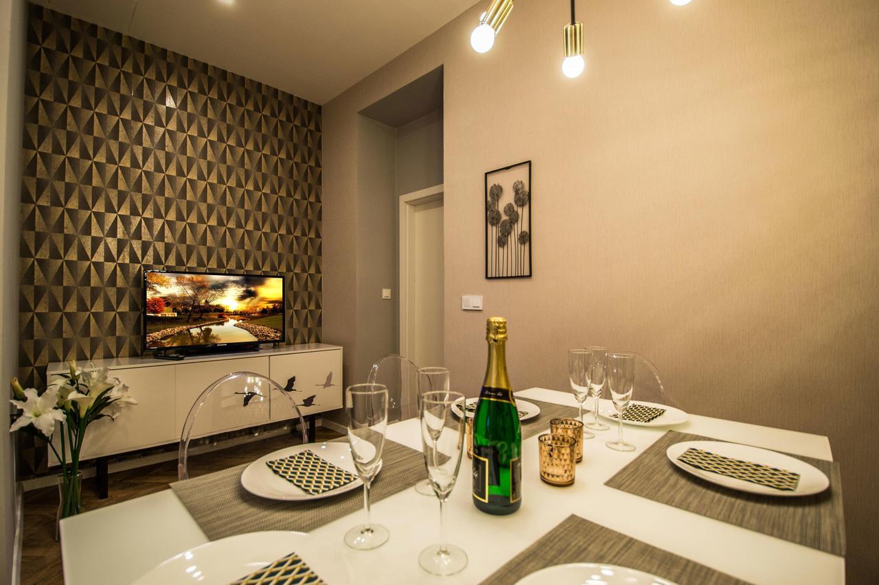 Executive Bright Apt. By Ruterra Praag Buitenkant foto